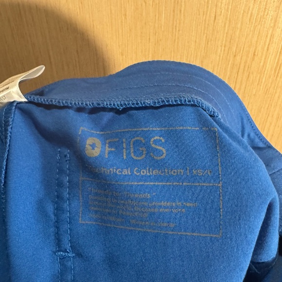 Women’s Figs Technical Collection Royal Blue Scrub Set Top and Bottom Size XS - Picture 8 of 9